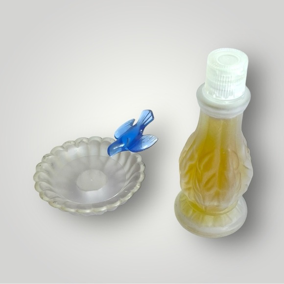 Vintage Avon Bird Bath with Blue Bird - Picture 2 of 11